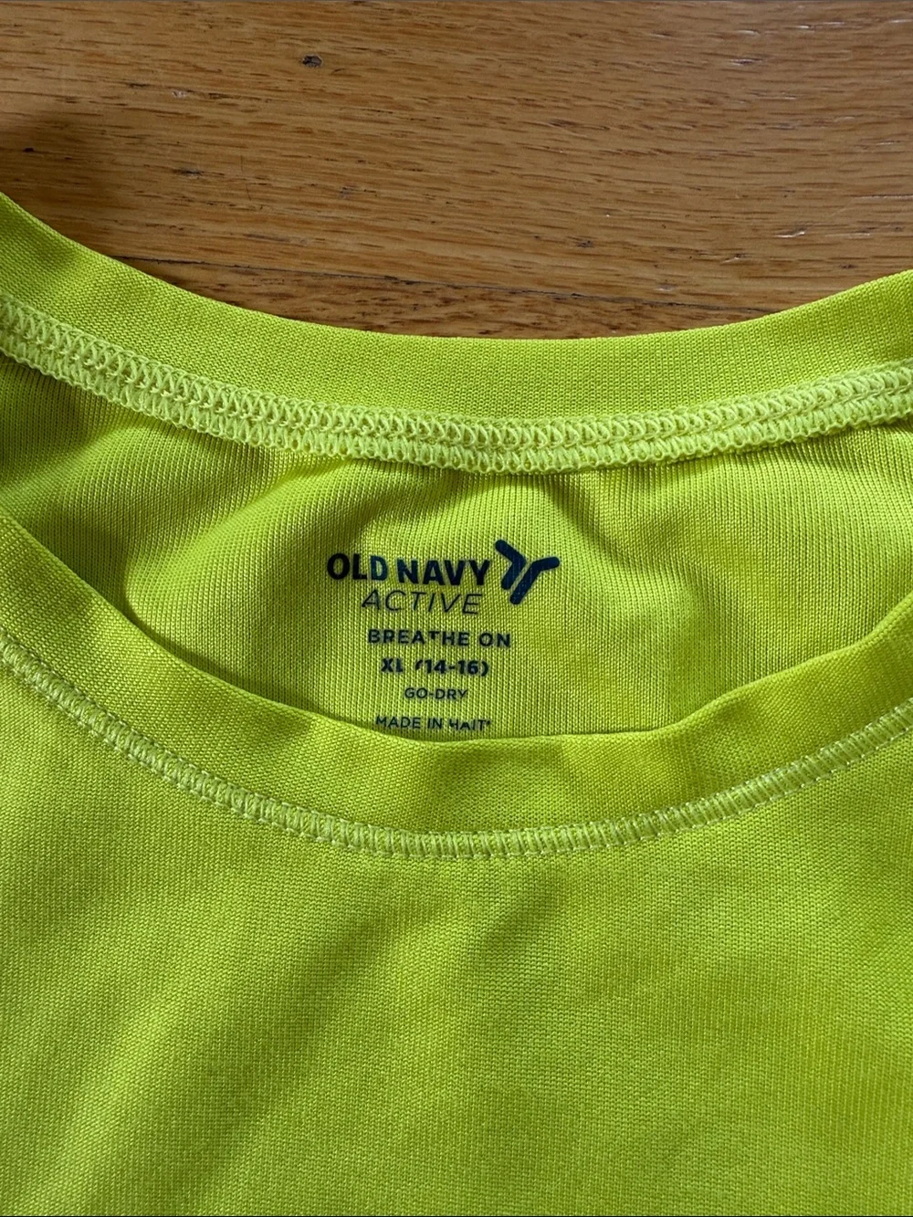 Girls  Old Navy Active crop tee